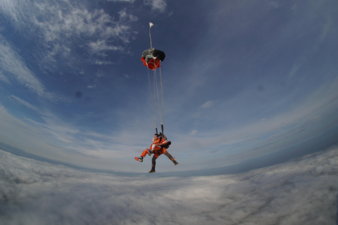 Prague: Tandem Skydiving 14,000 feet / free transfers