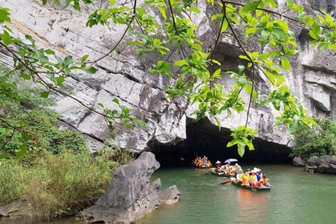 Hanói: Viagem de um dia a Trang An, Bai Dinh e Mua CaveDe Hanói: Viagem a Ninh Binh, Trang An, Bai Dinh e Mua Cave