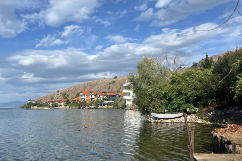 地拉那：埃尔巴桑堡垒、林村和奥赫里德湖之旅