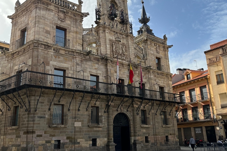 Rondleiding Oviedo Castrillo Polvazares Astorga en Kathedraal van LeonRondleiding Oviedo Castrillo Polvazares Astorga y Catedral de Leon