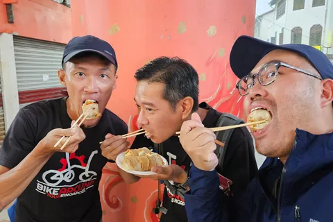 Singapur: Recorrido gastronómico y en bicicleta por el centro de la ciudad