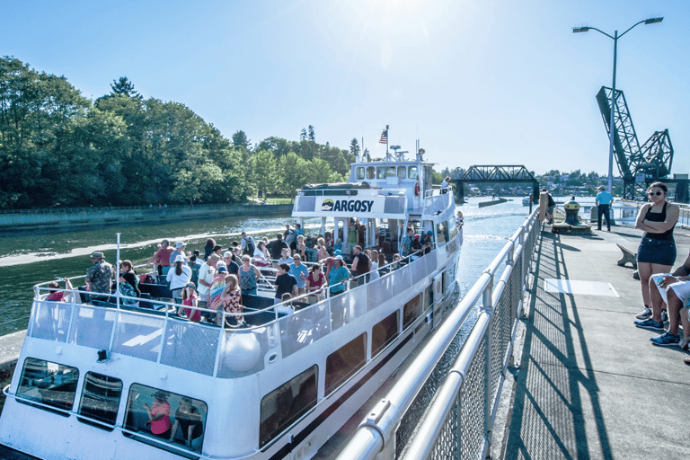 Seattle: Locks Cruise with Local Guide Departs From AGC Marina/Lake Union with Return Bus