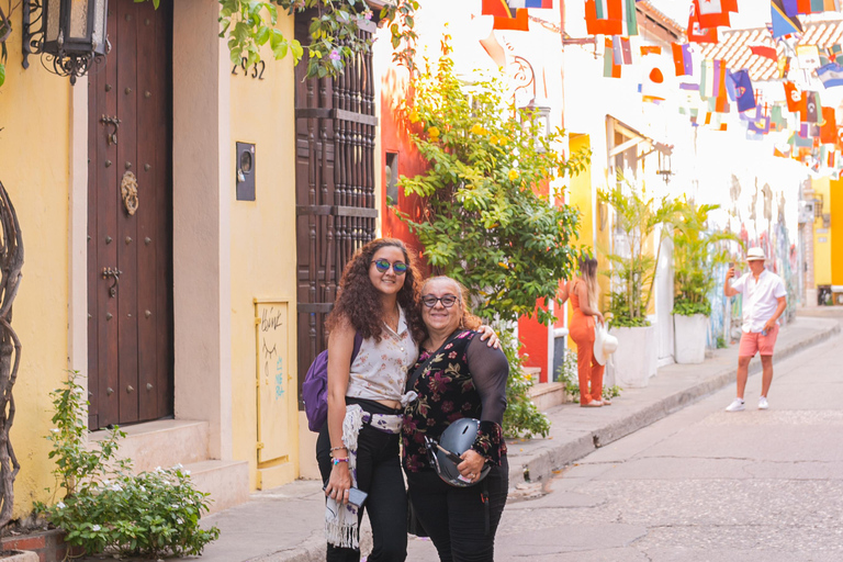 Cartagena: Motorcycle rental in the walled center