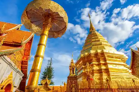 Wat Phra That Doi Suthep, Wat Phat Lat & Hmong Village Tour