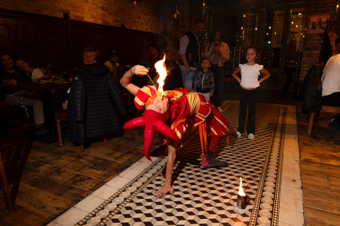 Budapest: Royal Feast Dinner with Drinks & Live Shows