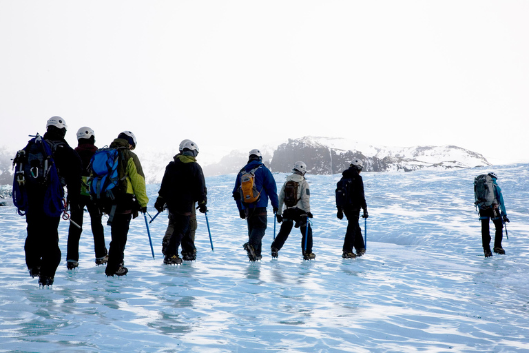 Reykjavik/Sólheimajökull: Glaciärvandring och isklättringGlaciärvandring och isklättring - möte vid Solheimajokull