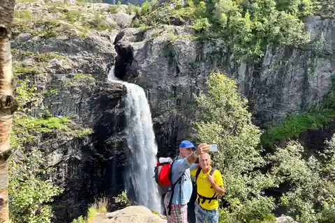 Stavanger: Månafossen Waterfall Hike with Traditional Meal
