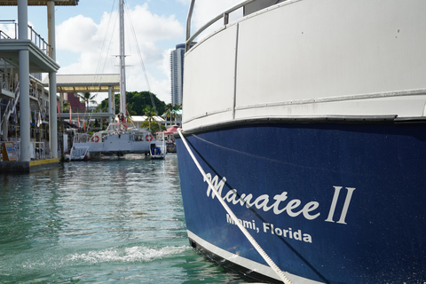 Miami: Private Boat Cruise Rental with Captain and Ice