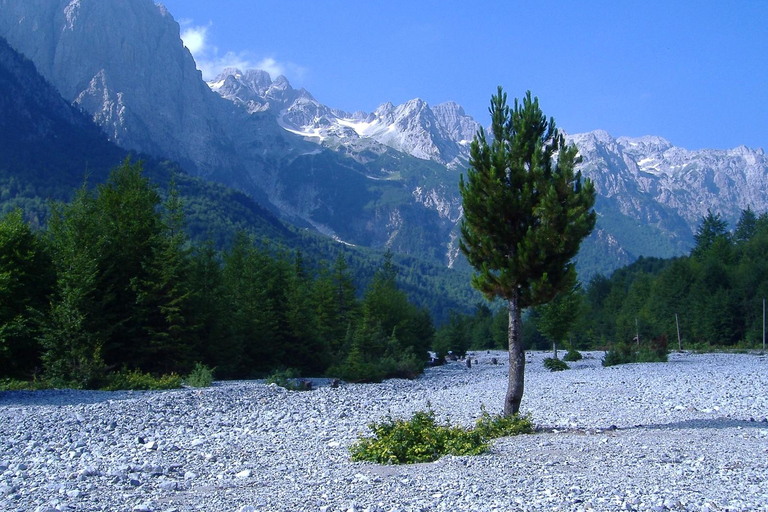 Da Tirana a Valbona: incluso il tour del lago Komani e del fiume Shala