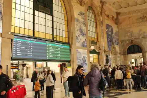 Porto: Excursão a pé histórica com um guia local