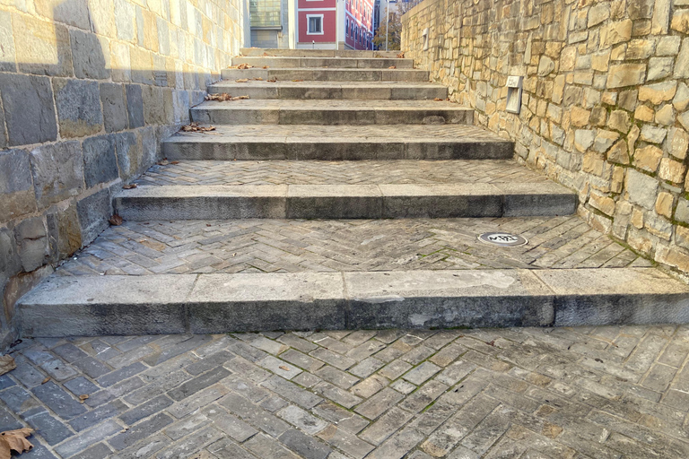 Cobblestones Tour Pamplona: Immersive Medieval Tour English Cobblestones Tour Pamplona: Immersive Medieval Tour English