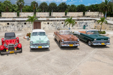 Take a ride in a vintage car and snap some photos in Cartagena de Indias Vintage car ride with a photo shoot