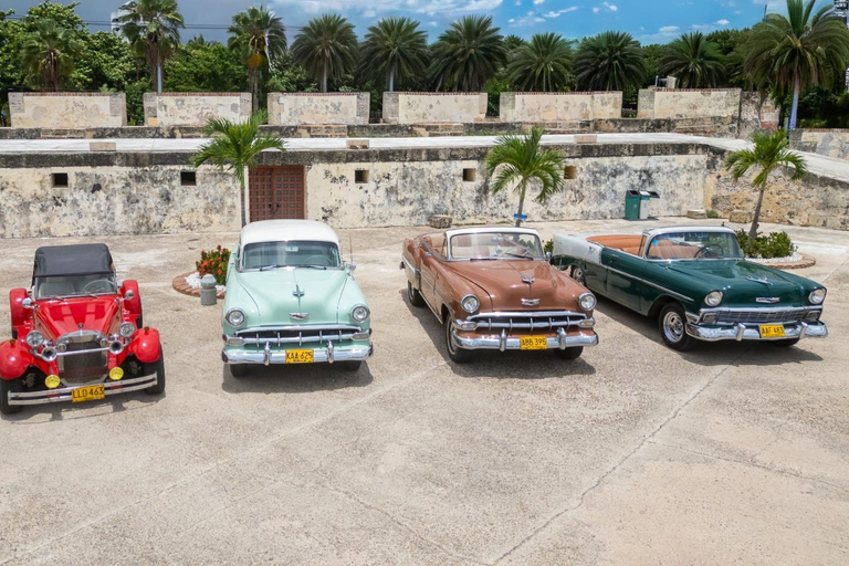 Take a ride in a vintage car and snap some photos in Cartagena de Indias Vintage car ride with a photo shoot