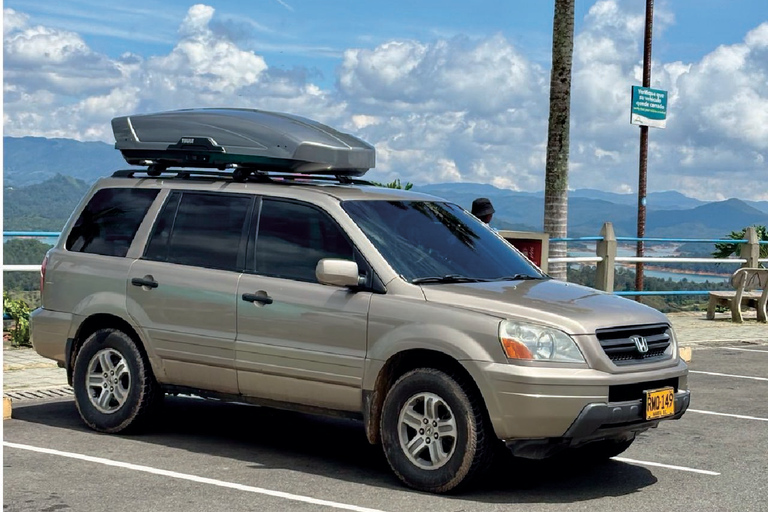 Medellín: Guatapé and Medellín City Door-to-Door Transfer Door-to-door transfer from Medellín to Guatapé.