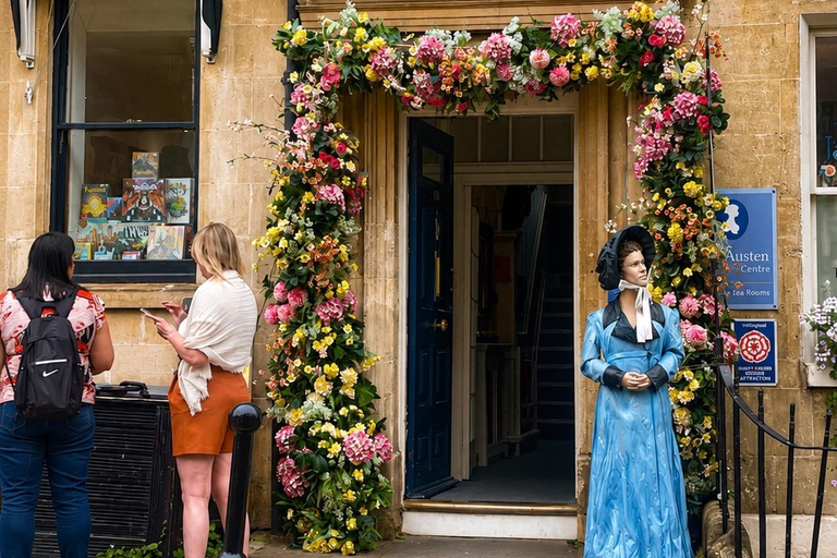 London: Stonehenge, Castle Combe, & Bath Luxury Private Tour