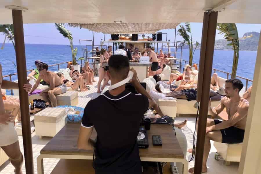 Rhodos: Schwimm- und Schnorchelkreuzfahrt mit Buffet und unbegrenzten Getränken. Foto: GetYourGuide