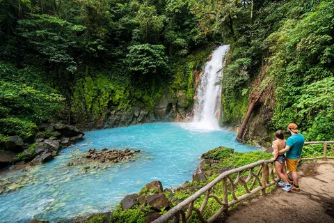 Excursión a la Cascada del Río Celeste y al Perezoso con almuerzo