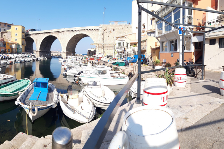 Marsella : visita de las calas urbanas y búsqueda del tesoroMarsella : visita de las calas urbanas y búsqueda del tesoro - Francés