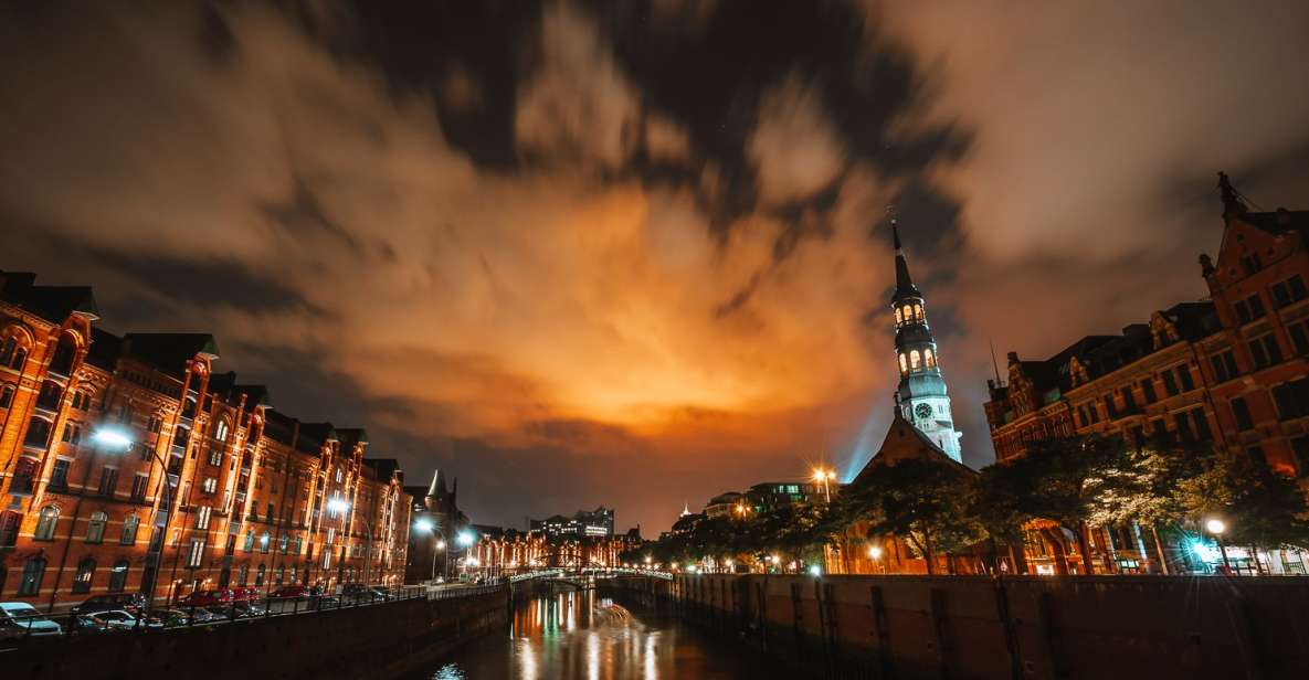 Hamborg Havn: Sejltur med pram i byens aftenlys