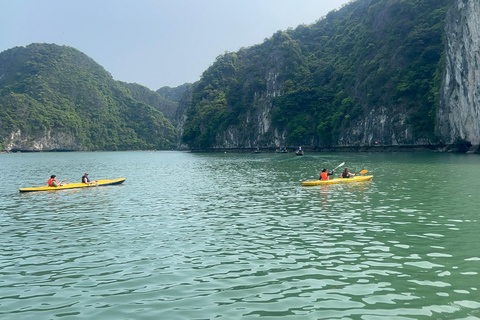 2-tägige Ha Long Bay Island Cruise Tour mit einem 3-Sterne-Kreuzfahrtschiff