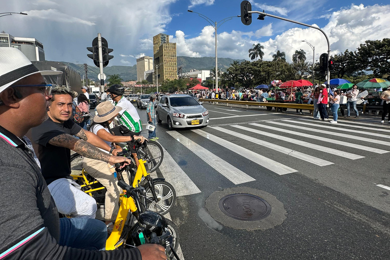 City Tour Express di un&#039;ora e mezza in bicicletta elettrica a Medellín