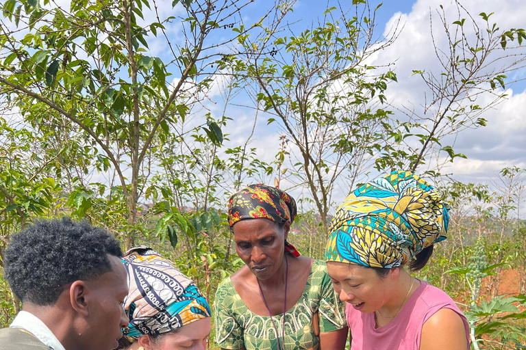 Kamonyi: Rwandan Coffee Farm & Family Cultural Tour