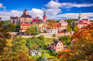 Von Prag aus: Ausflug nach Karlovy Vary und Loket (Burg optional)