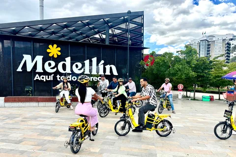 City Tour Express di un'ora e mezza Medellín in bicicletta elettrica