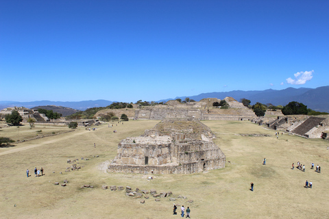 Full Day Guided Tour on the Monte Alban RouteTickets and food included