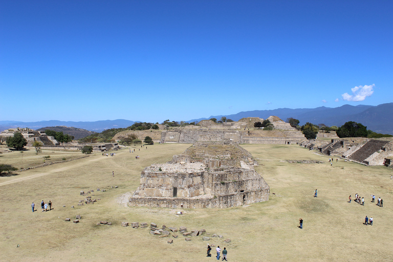 Full Day Guided Tour on the Monte Alban Route Tickets and food included