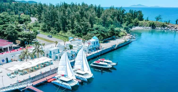 Da Nang: Son Tra peninsula luxury Yacht rental, private