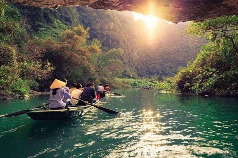 Hanói: Viagem de um dia a Trang An, Bai Dinh e Mua CaveDe Hanói: Viagem a Ninh Binh, Trang An, Bai Dinh e Mua Cave