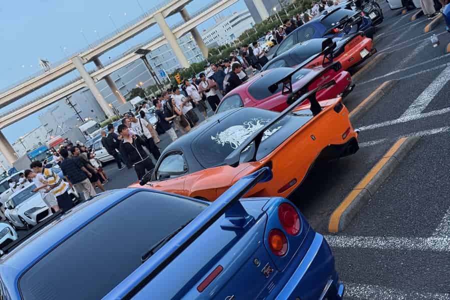 C1 Club Tokyo Night Run – EVO WRX SKYLINE Daikoku-Erlebnis. Foto: GetYourGuide C1 Club Tokyo Night Run – EVO WRX SKYLINE Daikoku-Erlebnis. Foto: GetYourGuide