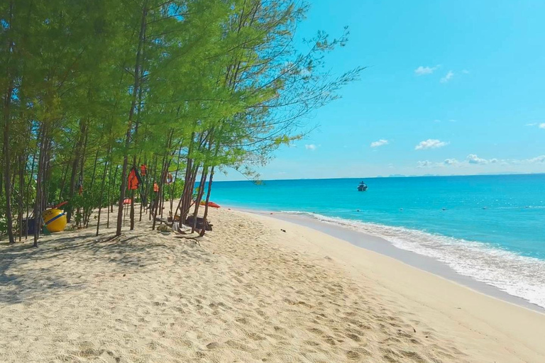 Phi Phi & Bamboo Islands: Island-Hopping Tour with Lunch Phi Phi & Bamboo Islands Island-Hopping Tour with Lunch