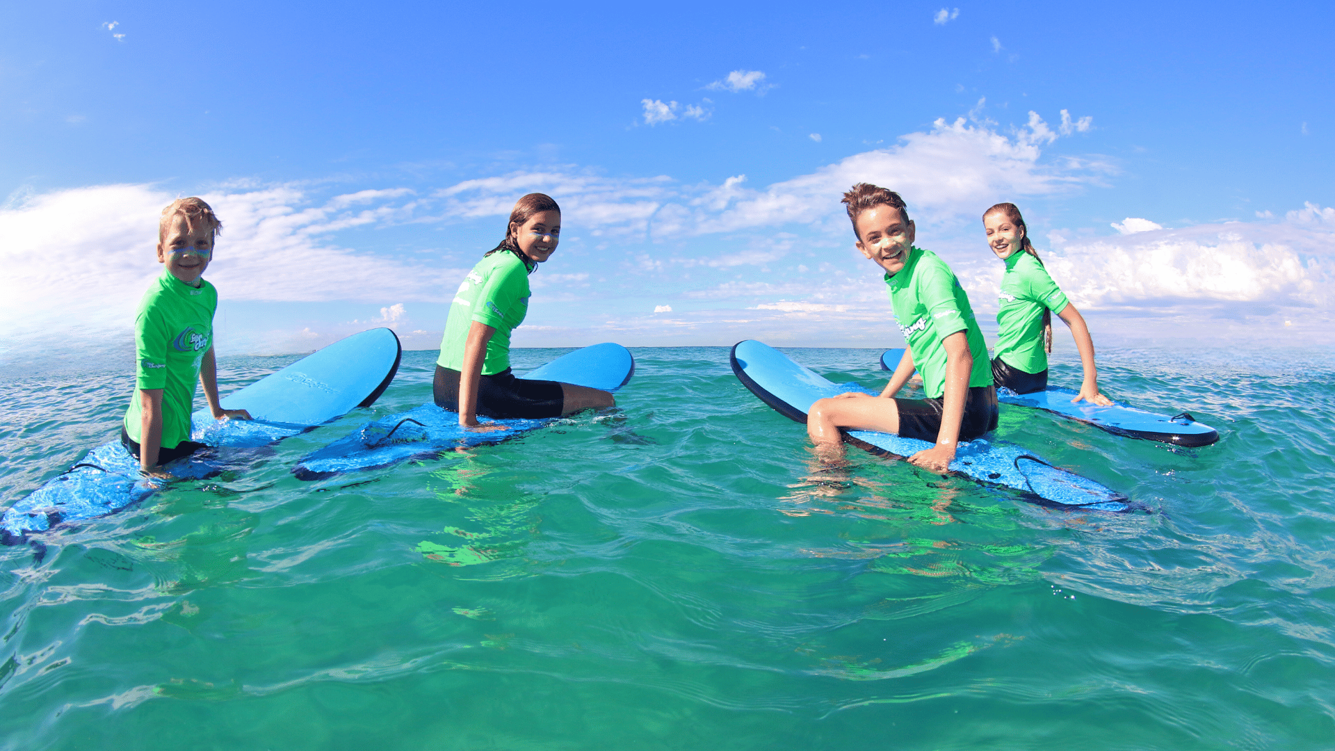 Byron Bay: Surfunterricht für Kindergruppen