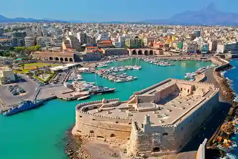 Makrigialos-Ierapetra: Knossos Palace & Heraklion City Tour