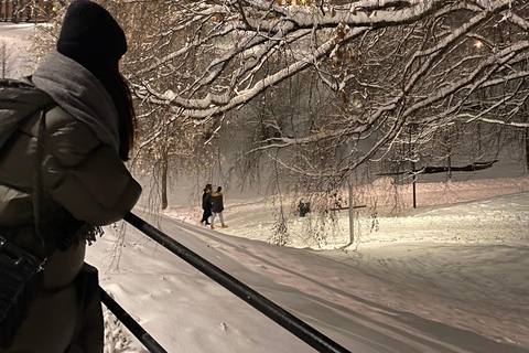 Oslo: Private Vintage Walking Tour with Photos Private Vintage Oslo Walk & Aesthetic Photos