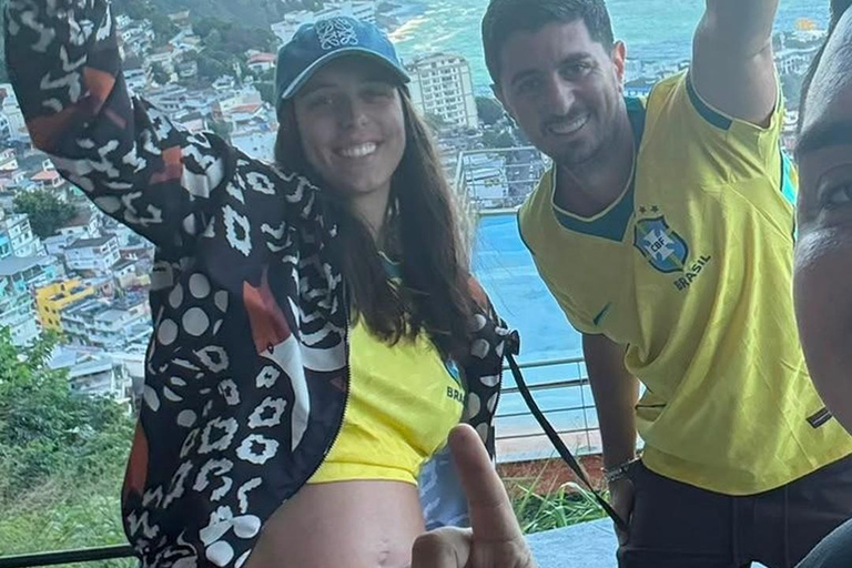 Rio de Janeiro: Vidigal Guided Tour with Drone Video