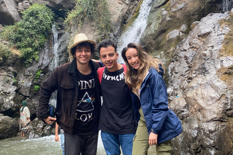 Marrakech à la vallée de l&#039;Ourika - Excursion d&#039;une journée avec déjeuner et cascadeExcursion d&#039;une journée panoramique de Marrakech à la vallée de l&#039;Ourika, déjeuner et ca