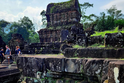 Hoi An: My Son Sanctuary Tour with Sunset Cruise Boat Ride