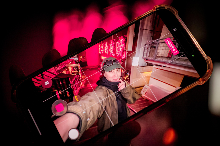 Tokyo: Private Shibuya Neon Lights Photo Tour