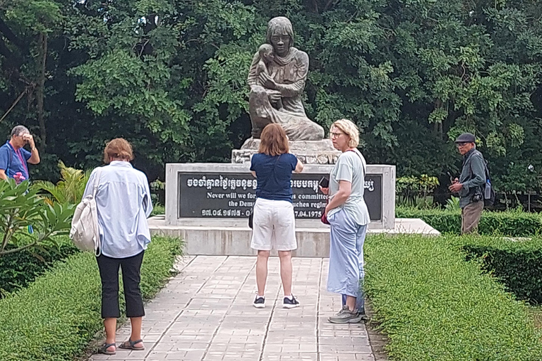 Phnom Penh: Private Guided Sightseeing Day Tour