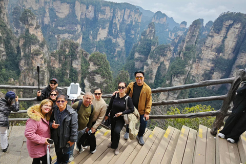 Private Tour Guide Service with Commentary in Zhangjiajie Private Guide (Spanish) – Per Day