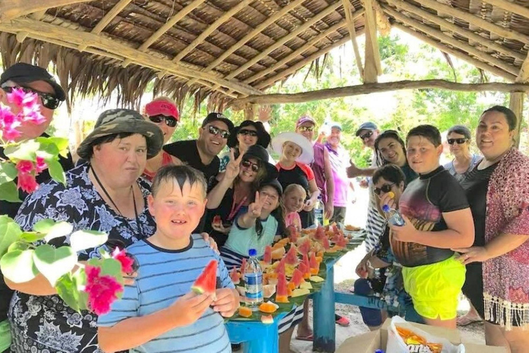 瓦努阿图：热带水花、海滩和蓝泻湖探险瓦努阿图：热带水花、海滩和蓝色泻湖探险