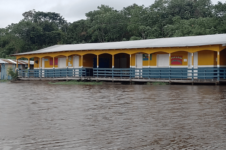 Tour condiviso in motoscafo sul Rio Negro