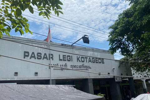 Yogyakarta: Kotagede Heritage by Becak, Market & Royal Tombs