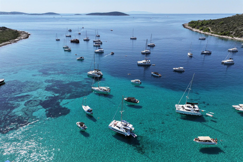 Excursion sur trois îles avec boissons à Krknjaši Blue LagoonLagon bleu divisé