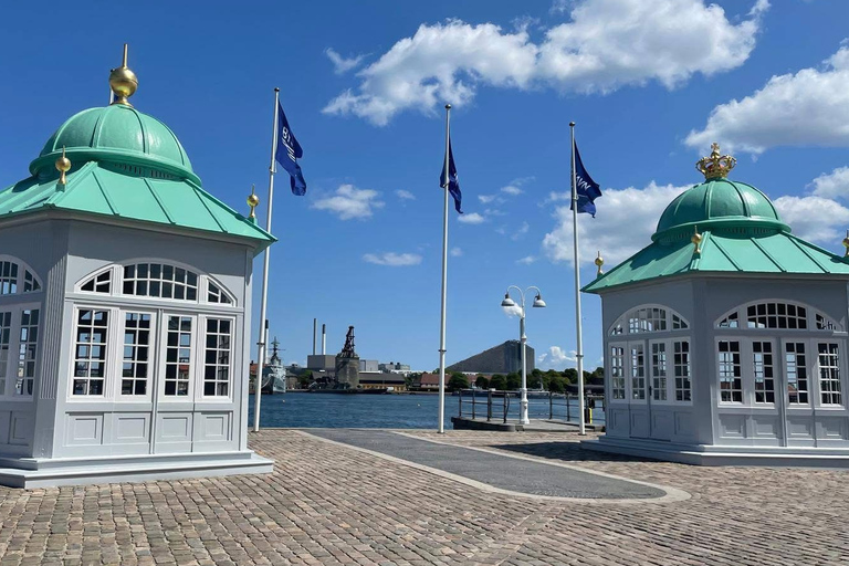 Copenhagen: Guided Bike Tour with Christiania Visit