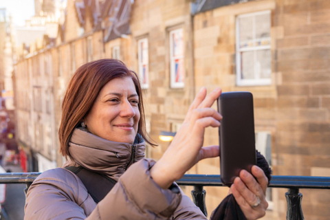 Greyfriars Kirkyard and Edinburgh Castle Private Guided Tour 5-hour: Greyfriars Kirkyard, Edinburgh Castle & Transport