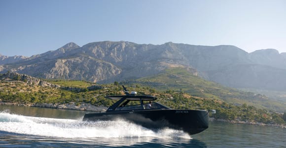 Private Luxury Speedboat Tour by Local Expert